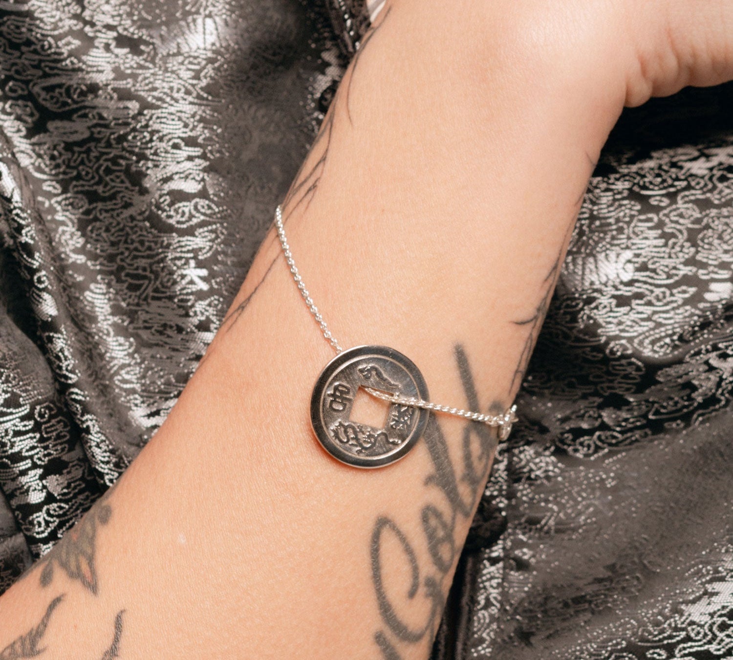 Customizable Coin Pendant-nunchi