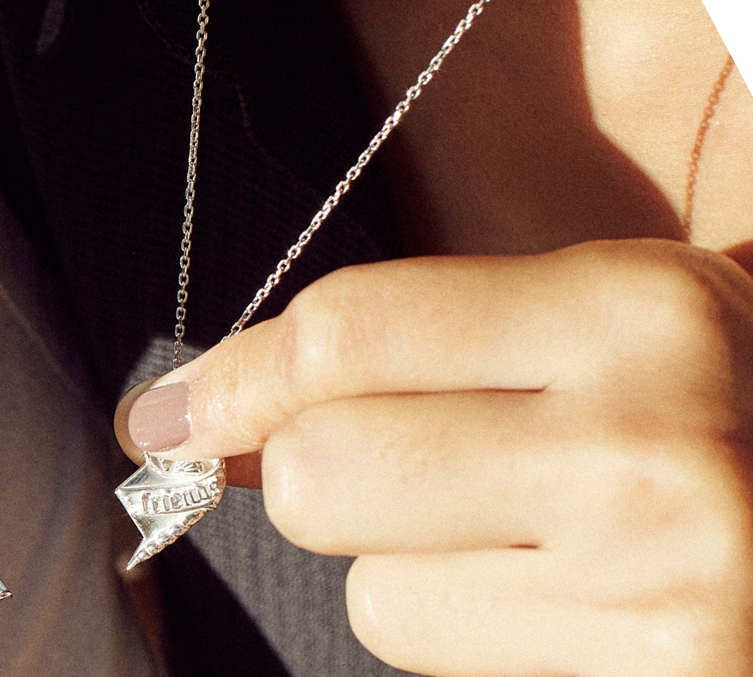 "Friends" Necklace-nunchi