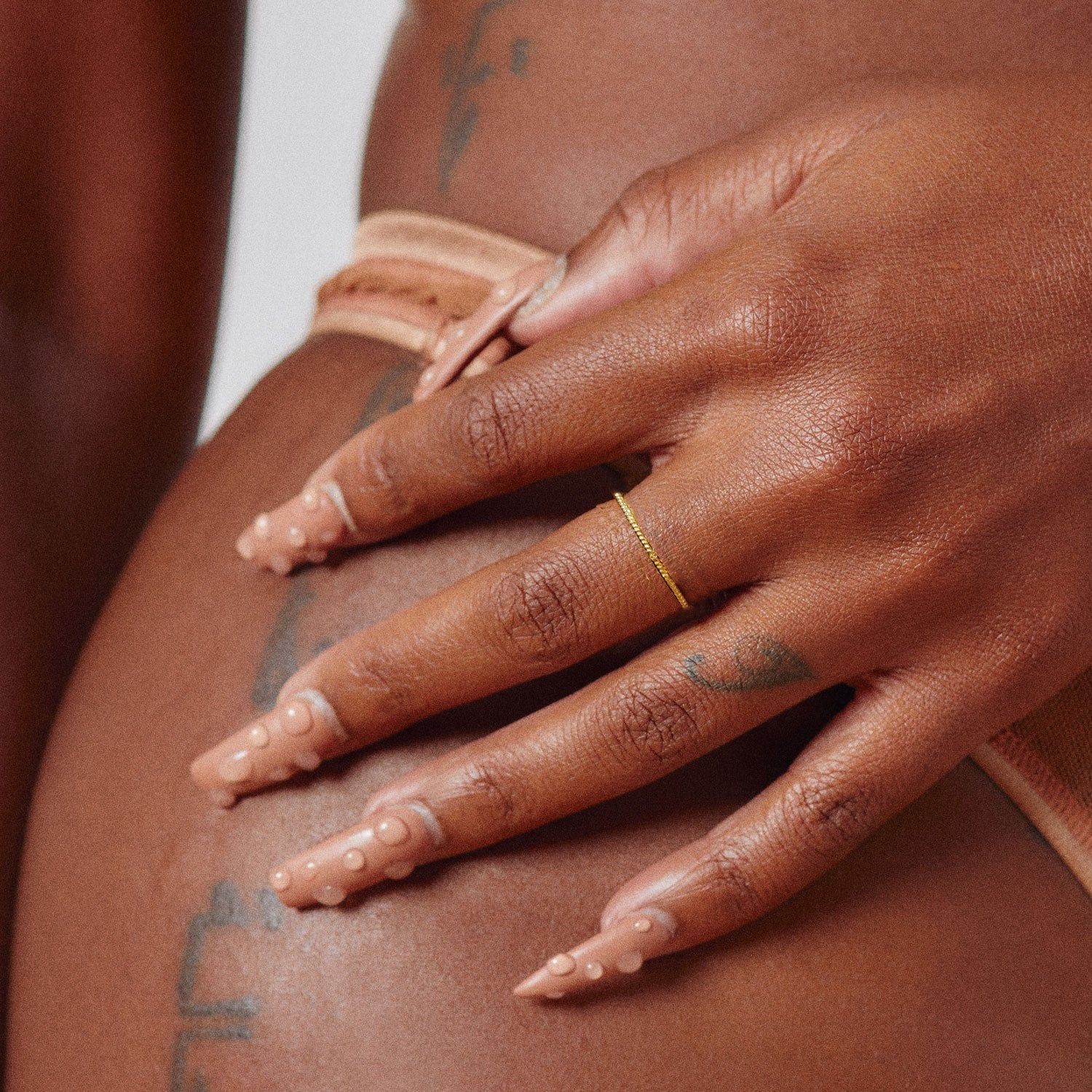 Dainty Twist Rope Band-nunchi