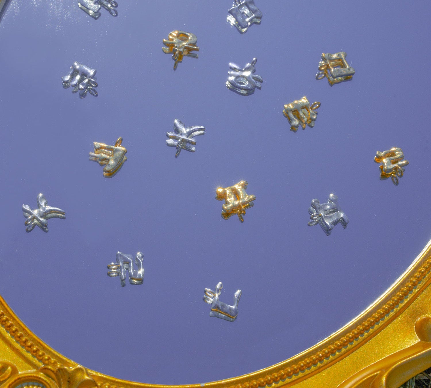 Molten Metal Hangul Charm - Gold Plated-nunchi