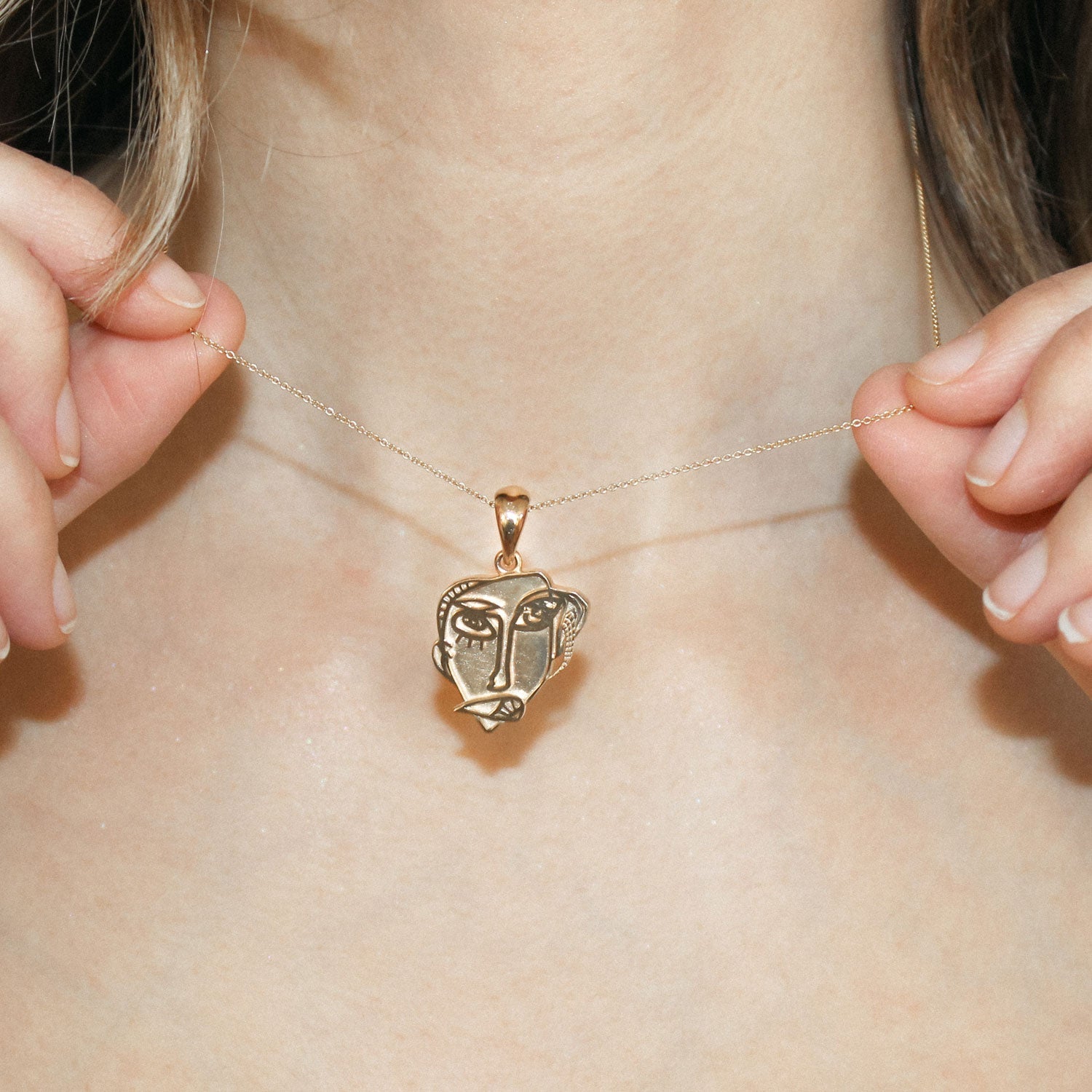 it’s time to enter the spaceship Necklace-nunchi