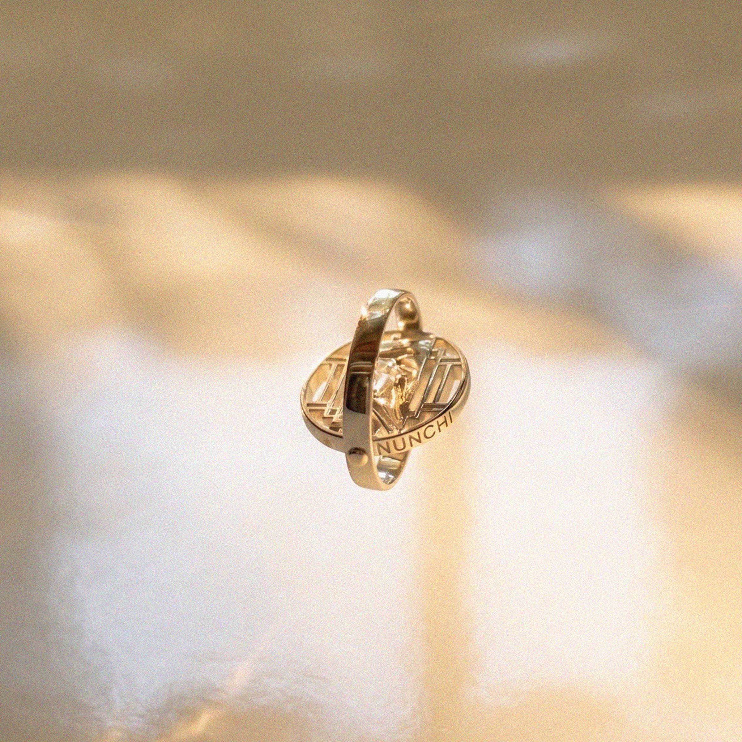 Reversible Saju Hanok Pendant-nunchi