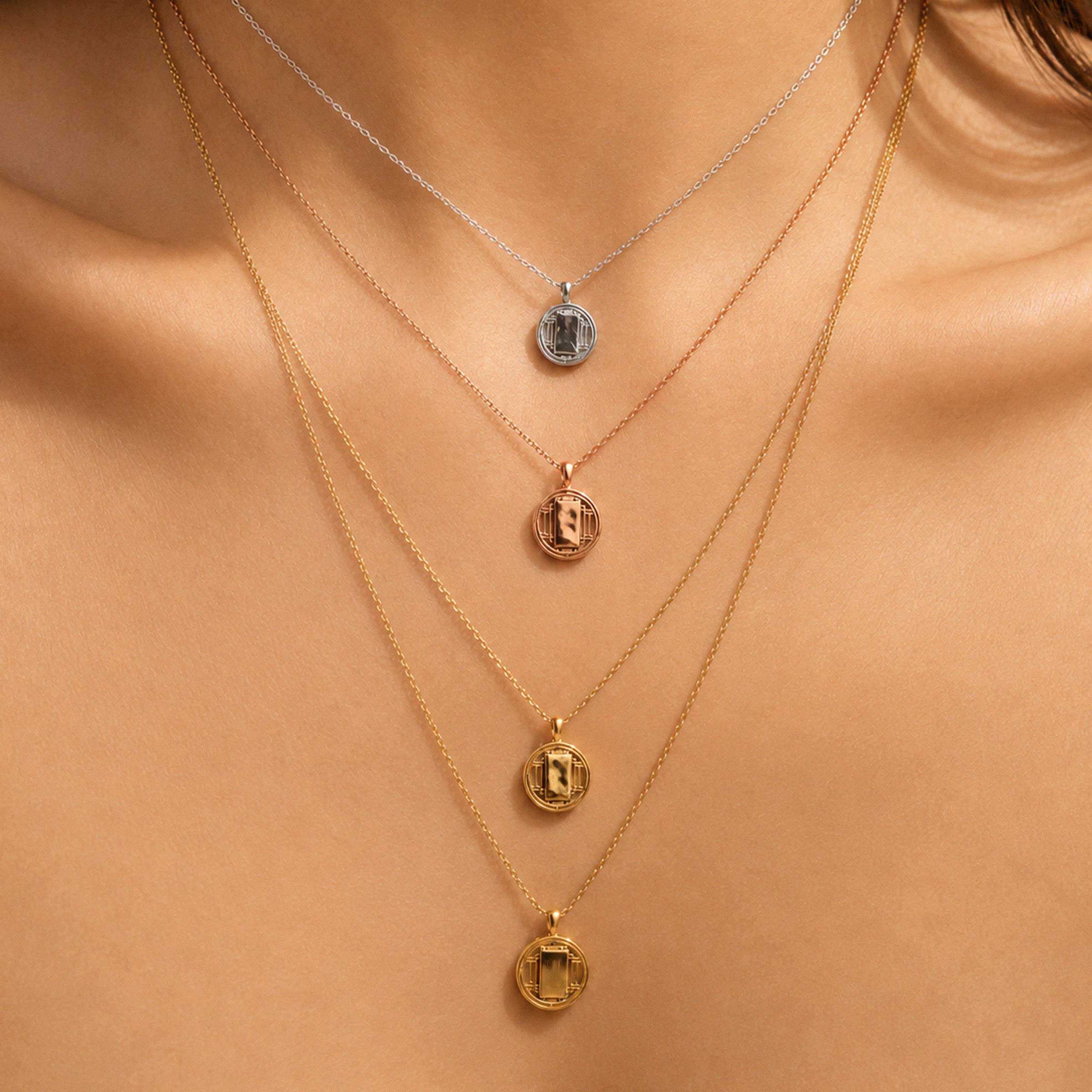 Reversible Saju Hanok Pendant-nunchi
