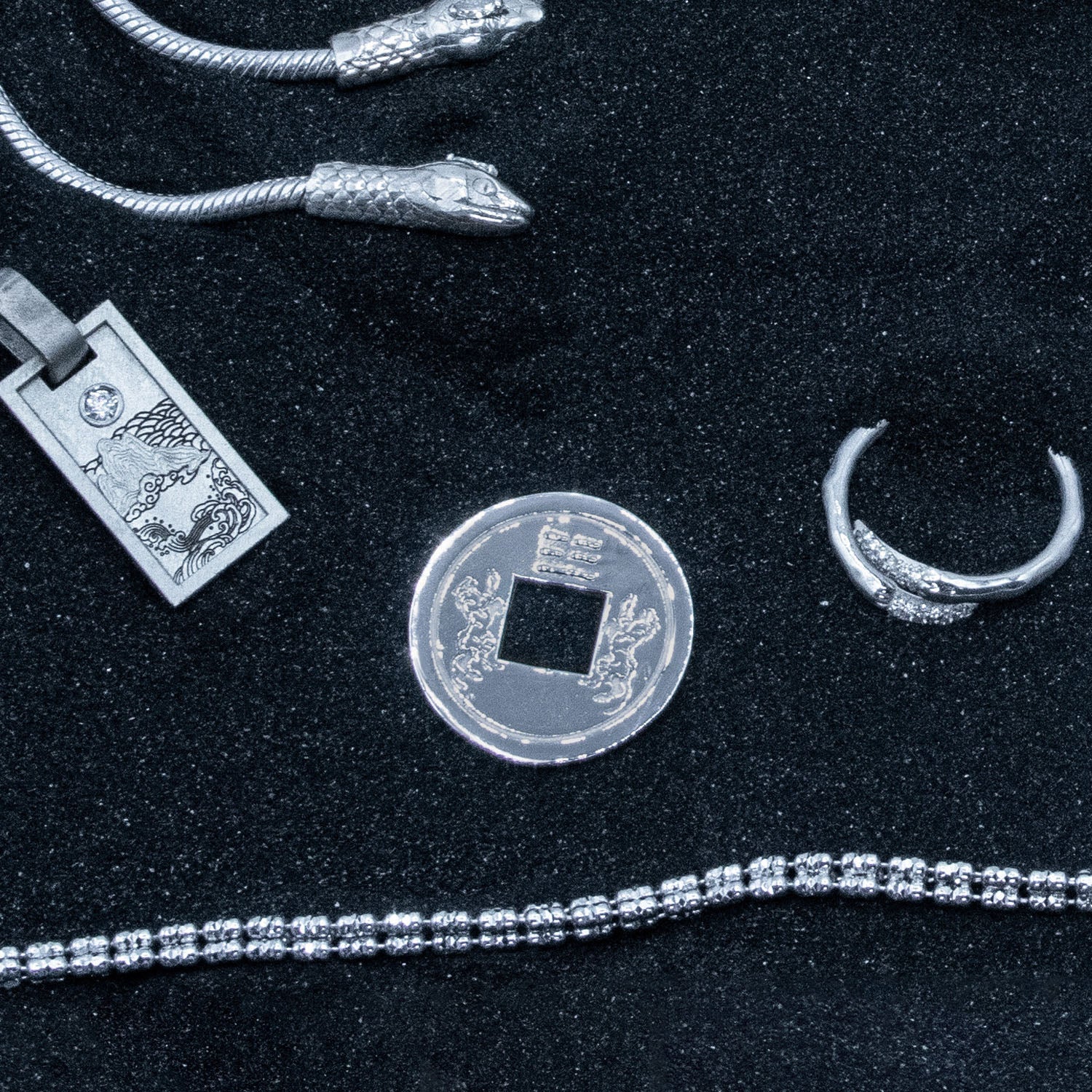 Zodiac Coin Pendant-nunchi