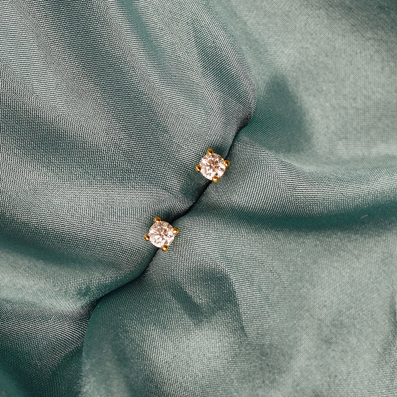 Customizable Diamond Stud Earrings-nunchi