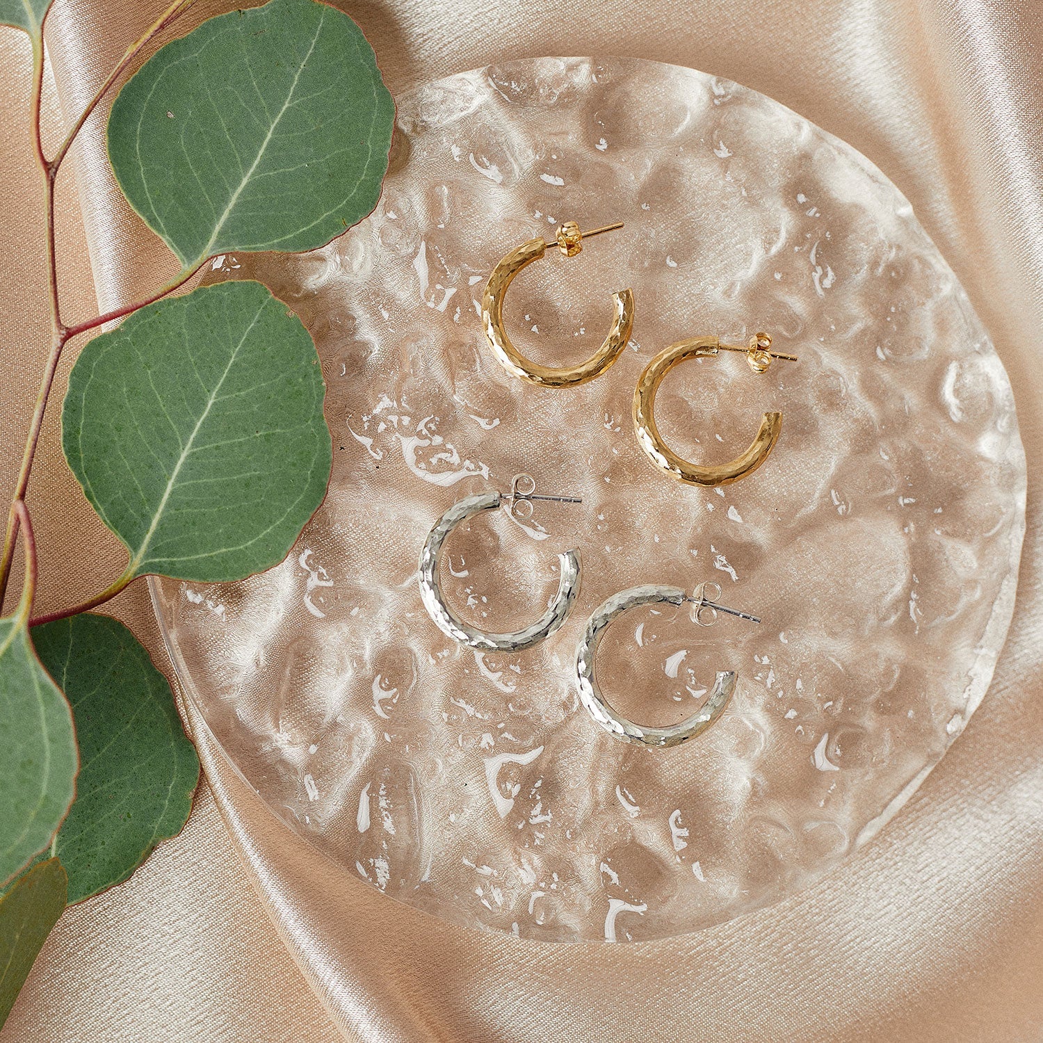 Small Chunky Hammered Hoop Earrings - Gold-nunchi