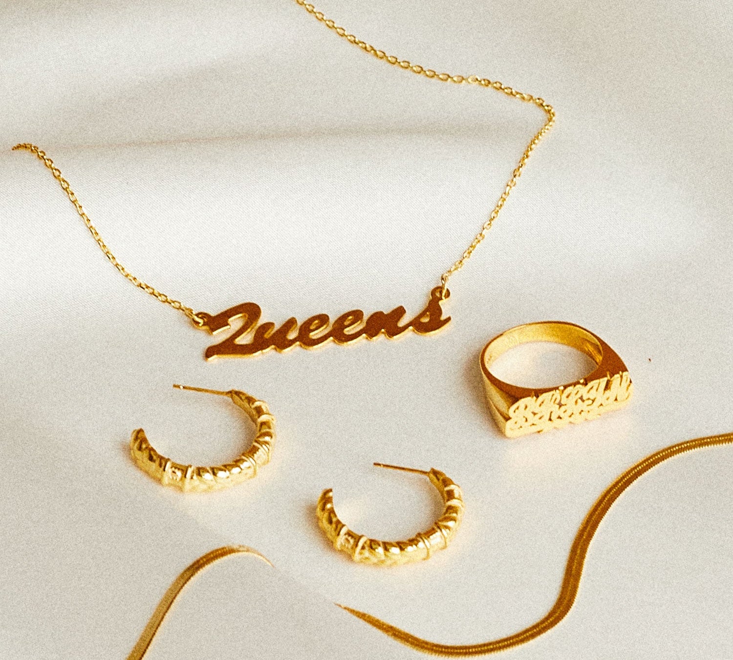 Customizable Nameplate Necklace - Gold-nunchi