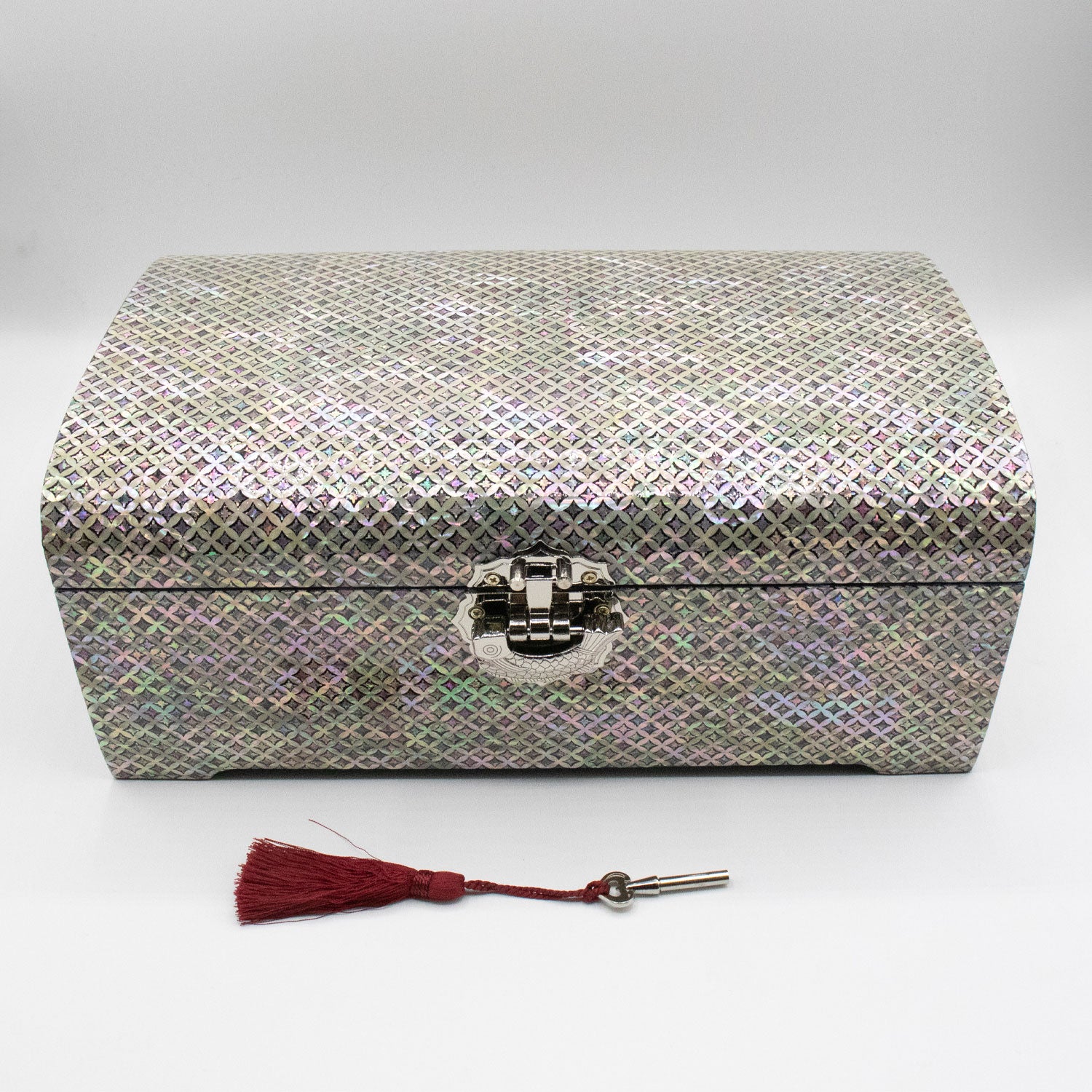 Sparkling Diamond Jewelry Chest with Lock and Key-nunchi