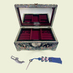 Swan Song Mirrored Jewelry Chest With Lock and Key-nunchi