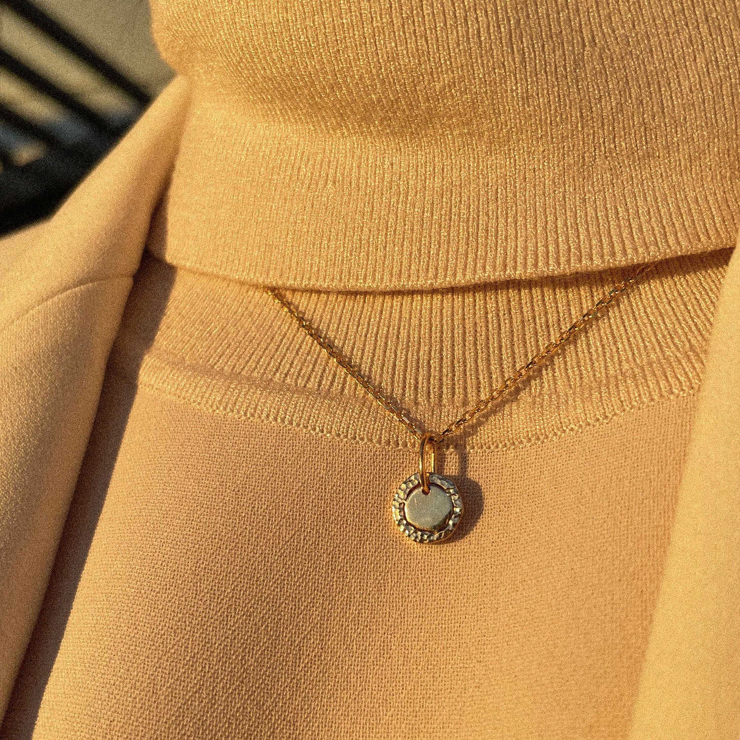 Hammered Disc Necklace-nunchi